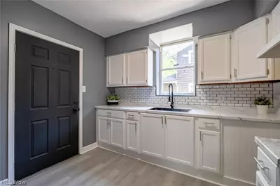 799 Fess Avenue, Akron, OH 44307 - Photo 11