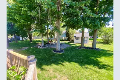 869 Moss Canyon Drive, Amherst, OH 44001 - Photo 3