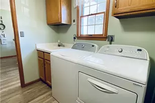 869 Moss Canyon Dr, Amherst, OH 44001 - Photo 17