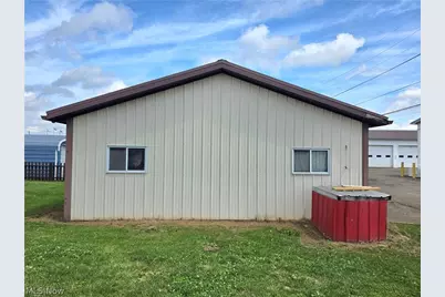2380 S Lawn Avenue, Coshocton, OH 43812 - Photo 7