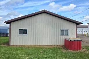 2380 S Lawn Ave, Coshocton, OH 43812 - Photo 7