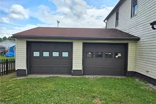 2380 S Lawn Ave, Coshocton, OH 43812 - Photo 9