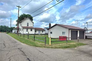 2380 S Lawn Ave, Coshocton, OH 43812 - Photo 3