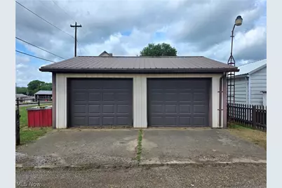 2380 S Lawn Avenue, Coshocton, OH 43812 - Photo 11