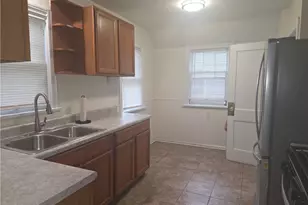 815 Russell Ave, Akron, OH 44307 - Photo 5