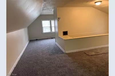 815 Russell Avenue, Akron, OH 44307 - Photo 3