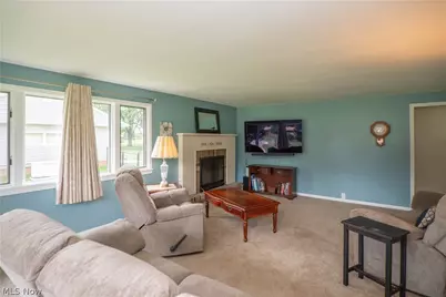 6145 Hollydale Avenue NE, Canton, OH 44721 - Photo 9
