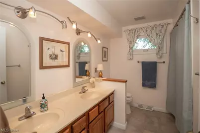 6145 Hollydale Avenue NE, Canton, OH 44721 - Photo 27