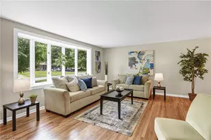 1581 N Circle View Dr, Green Hills, OH 44131 - Photo 9