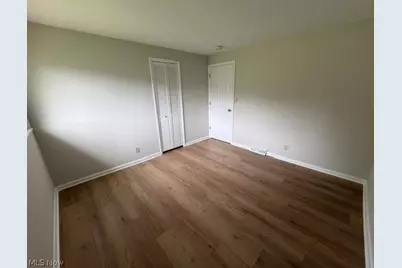 823 Stanford Avenue, Elyria, OH 44035 - Photo 9