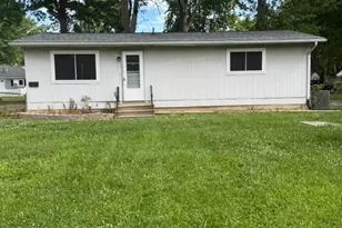 823 Stanford Ave, Elyria, OH 44035 - Photo 3