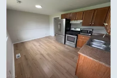 823 Stanford Avenue, Elyria, OH 44035 - Photo 7