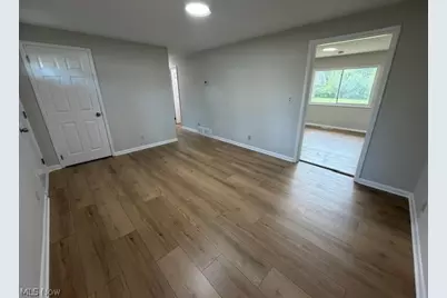 823 Stanford Avenue, Elyria, OH 44035 - Photo 5