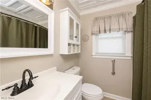 1421 Castlewood Ave SW, North Canton, OH 44720 - Photo 7
