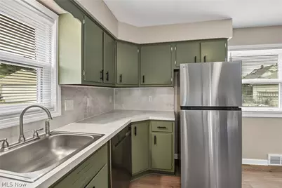 6207 Delora Avenue, Brooklyn, OH 44144 - Photo 15