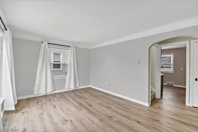 6207 Delora Avenue, Brooklyn, OH 44144 - Photo 9