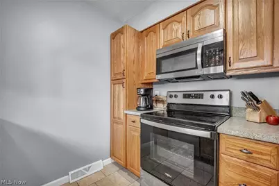 7386 Primrose Drive, Mentor on the Lake, OH 44060 - Photo 15