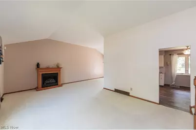 2207 Jacqueline Drive, Parma, OH 44134 - Photo 7
