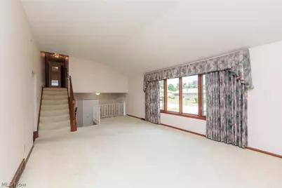 2207 Jacqueline Drive, Parma, OH 44134 - Photo 9