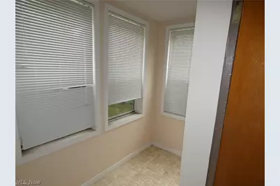 3864 E 52nd Street, Newburgh Heights, OH 44105 - Photo 15