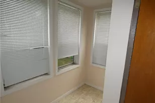3864 E 52nd St, Newburgh Heights, OH 44105 - Photo 15