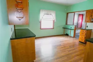 3864 E 52nd St, Newburgh Heights, OH 44105 - Photo 5