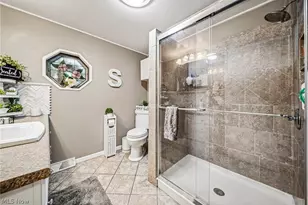 34212 Roberts Rd, Eastlake, OH 44095 - Photo 17