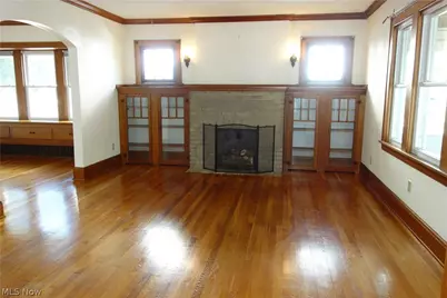 34 E Rosewood Avenue, Akron, OH 44301 - Photo 11