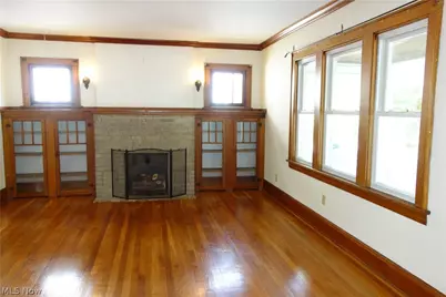 34 E Rosewood Avenue, Akron, OH 44301 - Photo 13