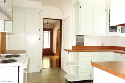34 E Rosewood Avenue, Akron, OH 44301 - Photo 7