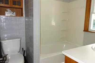 34 E Rosewood Avenue, Akron, OH 44301 - Photo 19