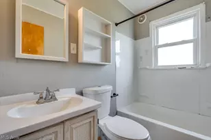 29800 Robert St, Wickliffe, OH 44092 - Photo 15