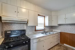29800 Robert St, Wickliffe, OH 44092 - Photo 9