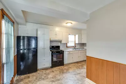 29800 Robert Street, Wickliffe, OH 44092 - Photo 7