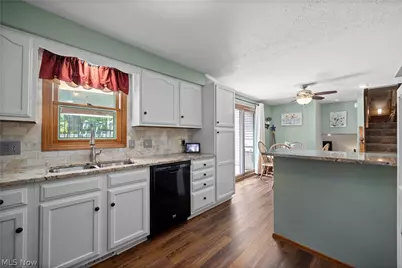 923 Hillside Drive, Amherst, OH 44001 - Photo 11