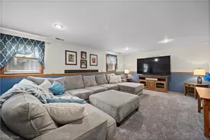 923 Hillside Dr, Amherst, OH 44001 - Photo 13
