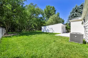 9313 Crestwood Dr, Loveland, OH 44130 - Photo 39