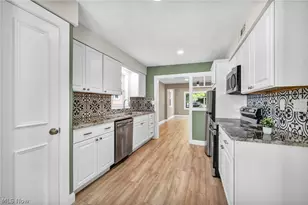 9313 Crestwood Dr, Loveland, OH 44130 - Photo 15