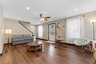 427 W Oak St, Orrville, OH 44667 - Photo 5
