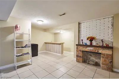 6318 Oak Point Estates, Lorain, OH 44053 - Photo 25