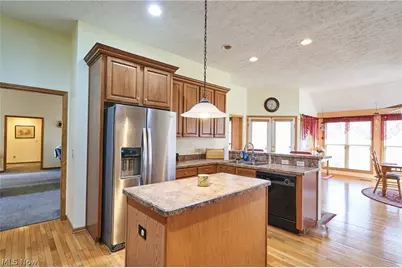 6318 Oak Point Estates, Lorain, OH 44053 - Photo 13
