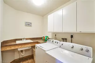 6318 Oak Point Estates, Lorain, OH 44053 - Photo 23