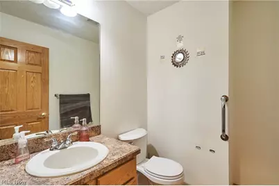 6318 Oak Point Estates, Lorain, OH 44053 - Photo 17