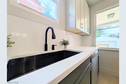 3270 Yorkshire Road, Cleveland Heights, OH 44118 - Photo 5