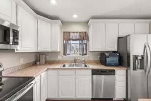 37529 Tail Feather Dr, North Ridgeville, OH 44039 - Photo 5