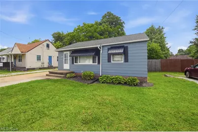 2806 Harmont Avenue NE, Canton, OH 44705 - Photo 3