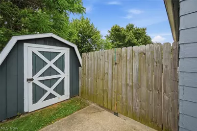2806 Harmont Avenue NE, Canton, OH 44705 - Photo 25