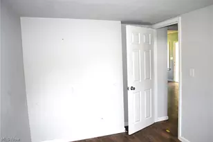 320 Broadway St, Amherst, OH 44001 - Photo 13
