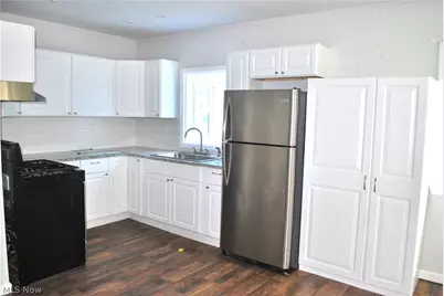 320 Broadway Street, Amherst, OH 44001 - Photo 7