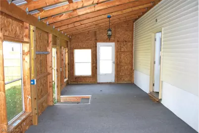 320 Broadway Street, Amherst, OH 44001 - Photo 21